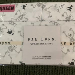 Rae Dunn Queen Spooky Halloween Skeleton Black Cat Sheet Set
